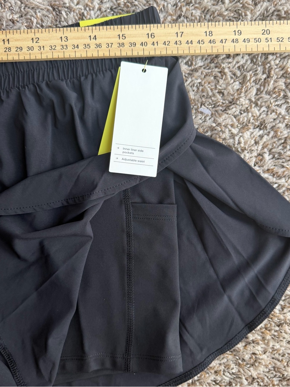 All in Motion Women’s woven high rise flutter 3” inseam shorts Large NWT - Picture 3 of 7